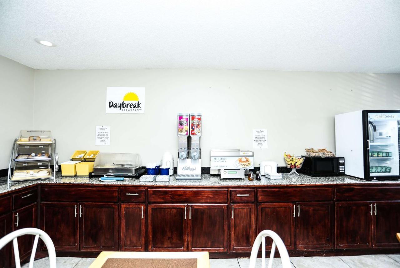 Super 8 By Wyndham Villa Rica Exterior photo