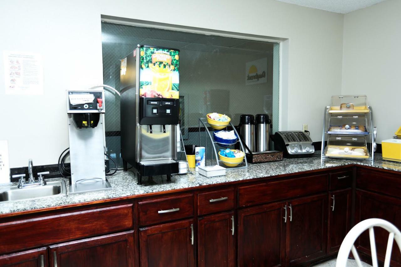 Super 8 By Wyndham Villa Rica Exterior photo